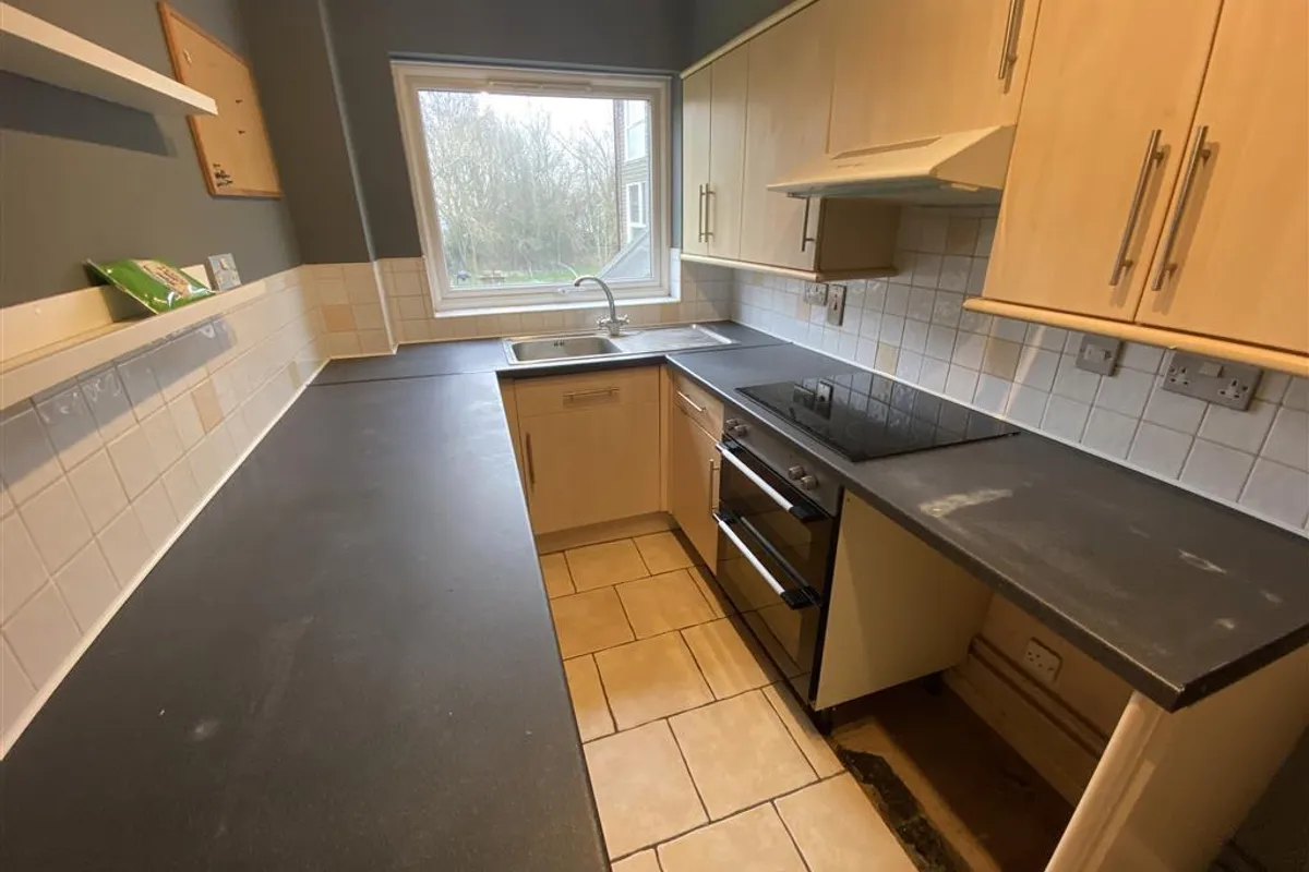 Flat Cuffley Court in Dacorum
