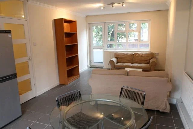 Flat Shakspeare Walk in Greater London