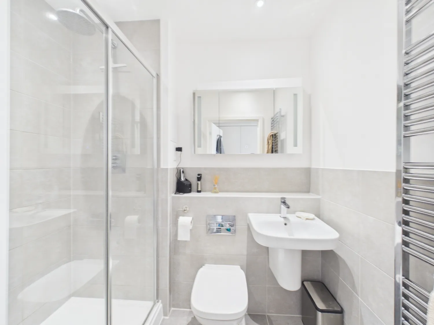 Flat Magdalene Gardens in Greater London