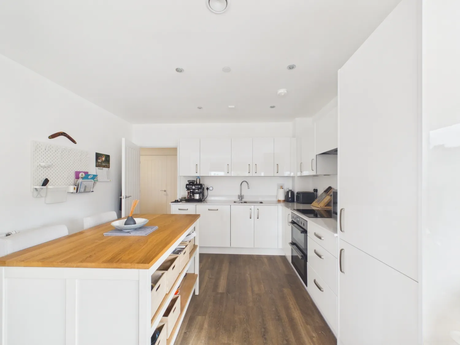 Flat Magdalene Gardens in Greater London