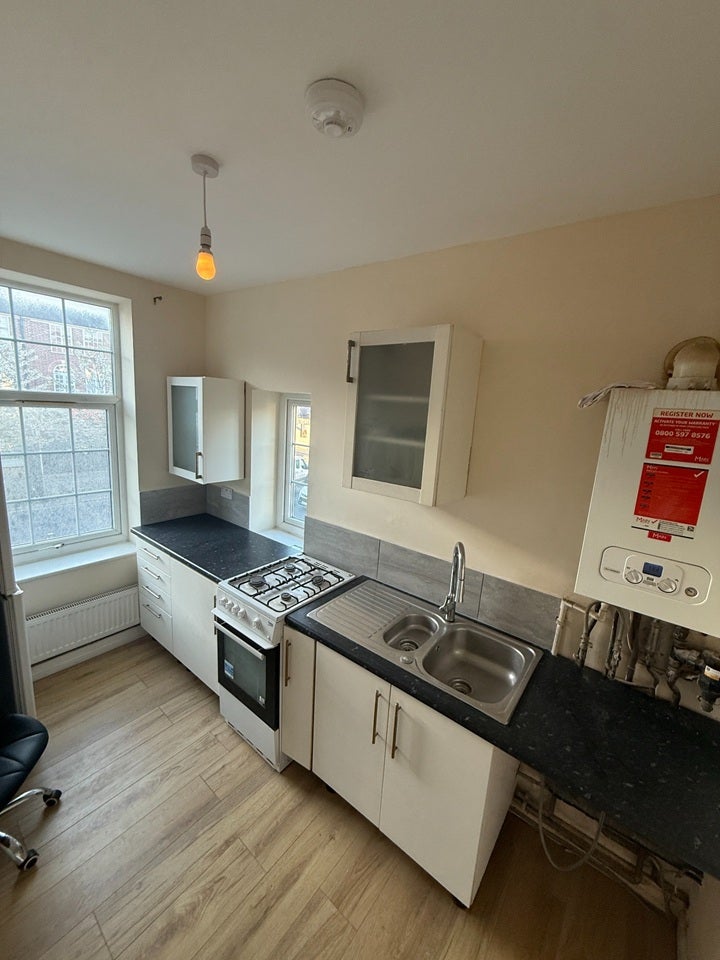 Flat Windsor Close in Greater London