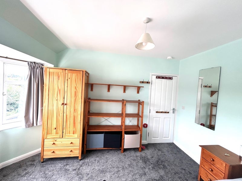 Room Worcester Close in Greater London