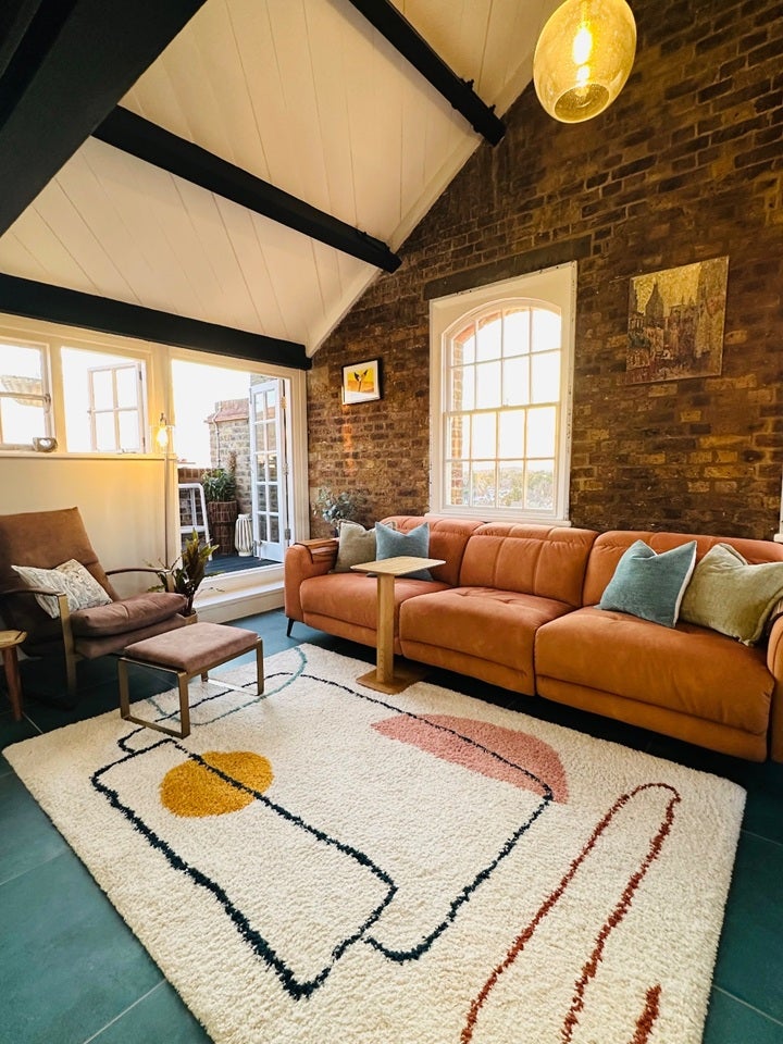 Flat Millpond Court in Borough of Runnymede