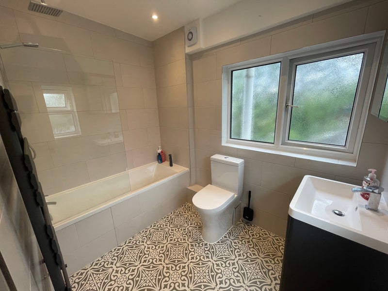 Room Grange Park Road in Greater London