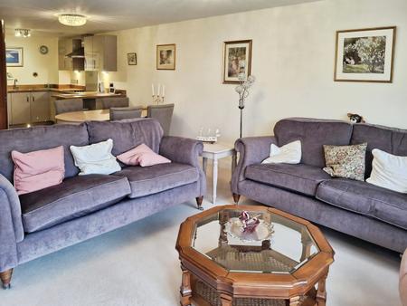 Flat Buckingham Close in East Devon