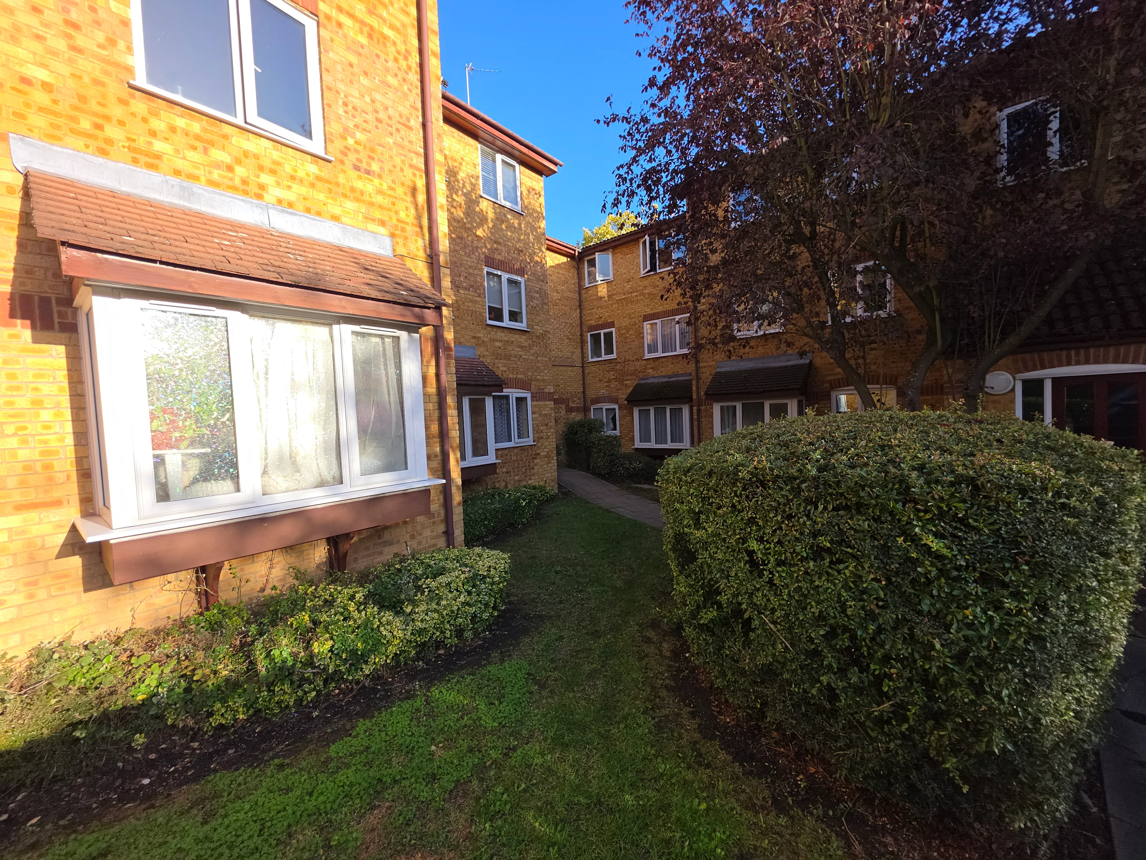 Flat Greenway Close in Greater London