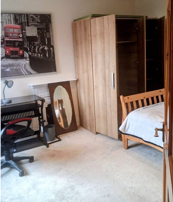 Room Barton Lane in Salford