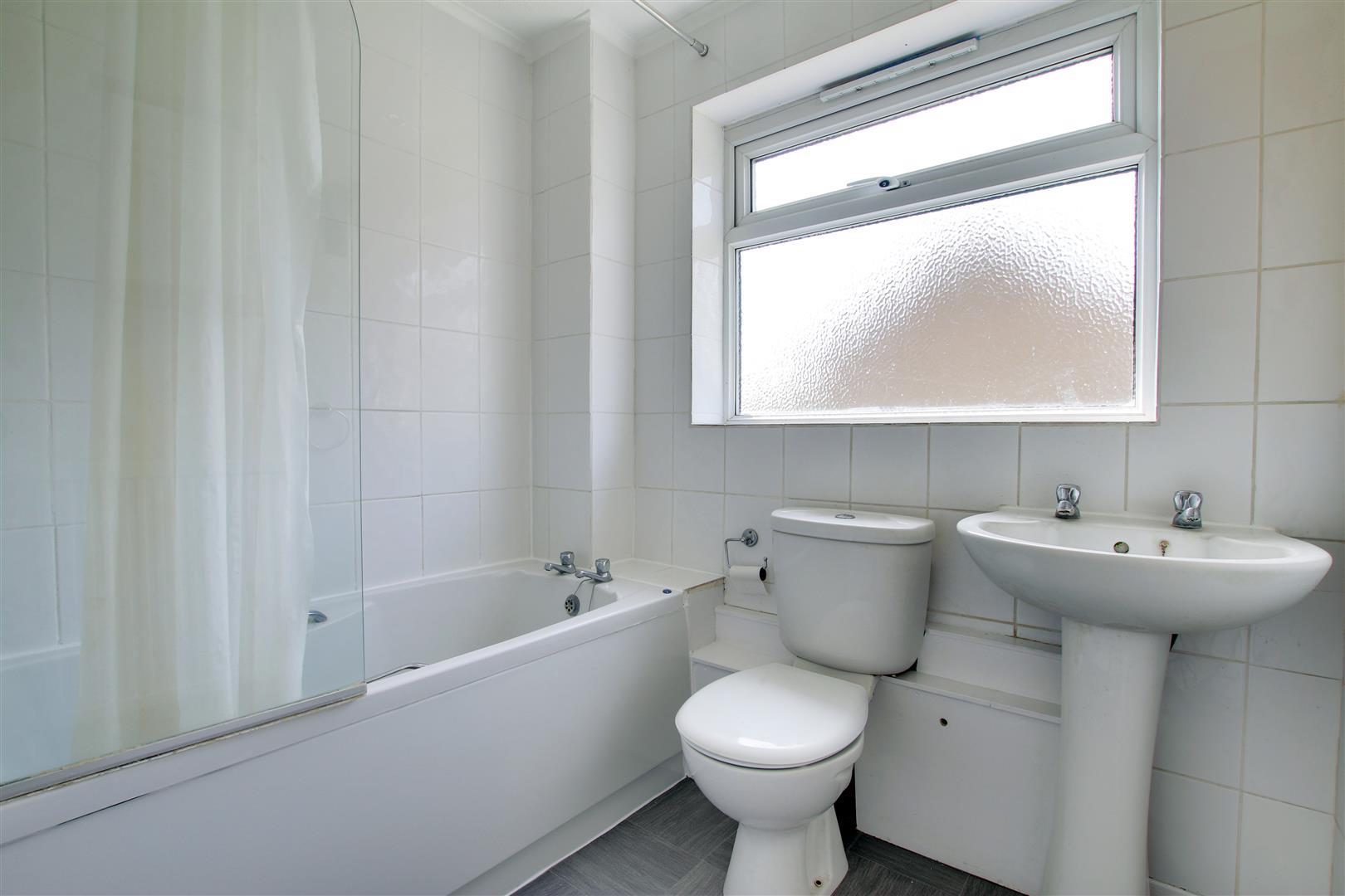 House Swan Close in Huntingdonshire