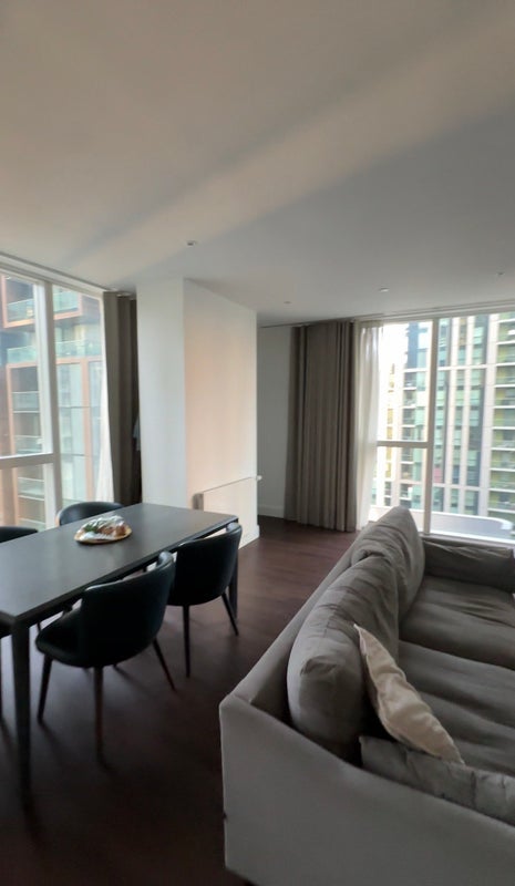 Room Harbour Way in Greater London