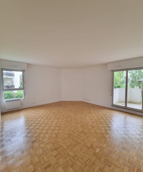Flat Rue Pierre Clostermann in Le Chesnay-Rocquencourt