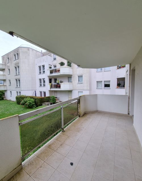 Flat Rue Pierre Clostermann in Le Chesnay-Rocquencourt