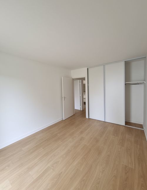 Flat Rue Pierre Clostermann in Le Chesnay-Rocquencourt
