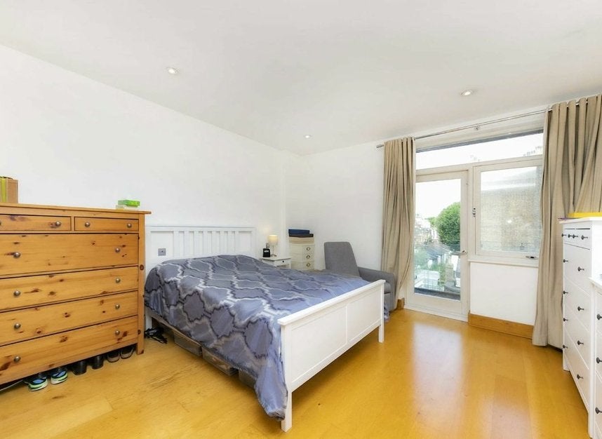 Flat Hereford Road in City of Westminster