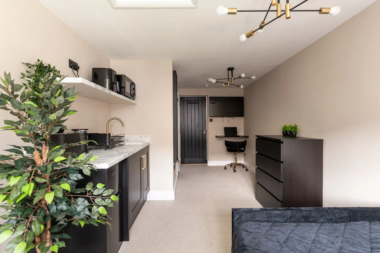 Room Selbourne Road in Gillingham