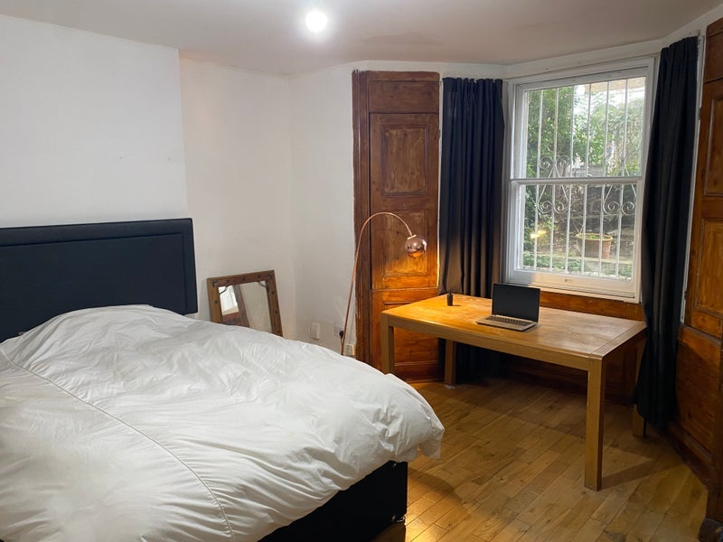 Flat Albion Road in Greater London