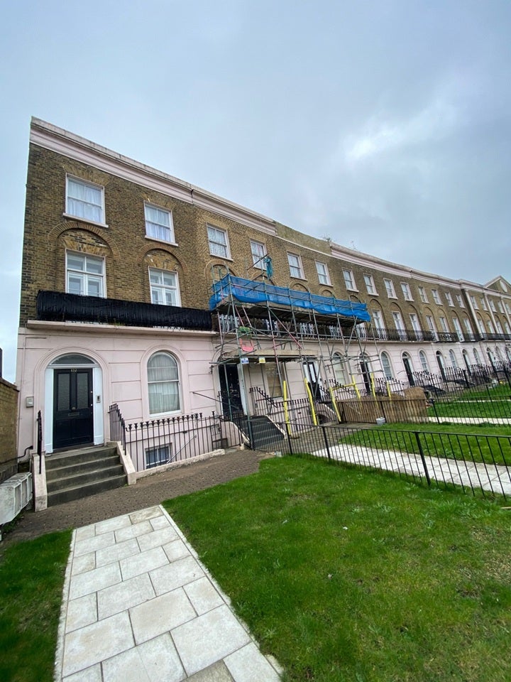 Flat Bounces Road in Greater London