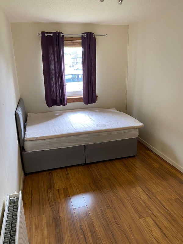 Room Main Street in Glasgow