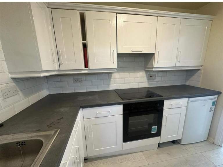 Flat Croydon Grove in Greater London