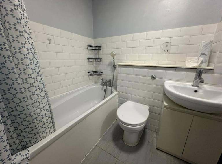 Flat Croydon Grove in Greater London