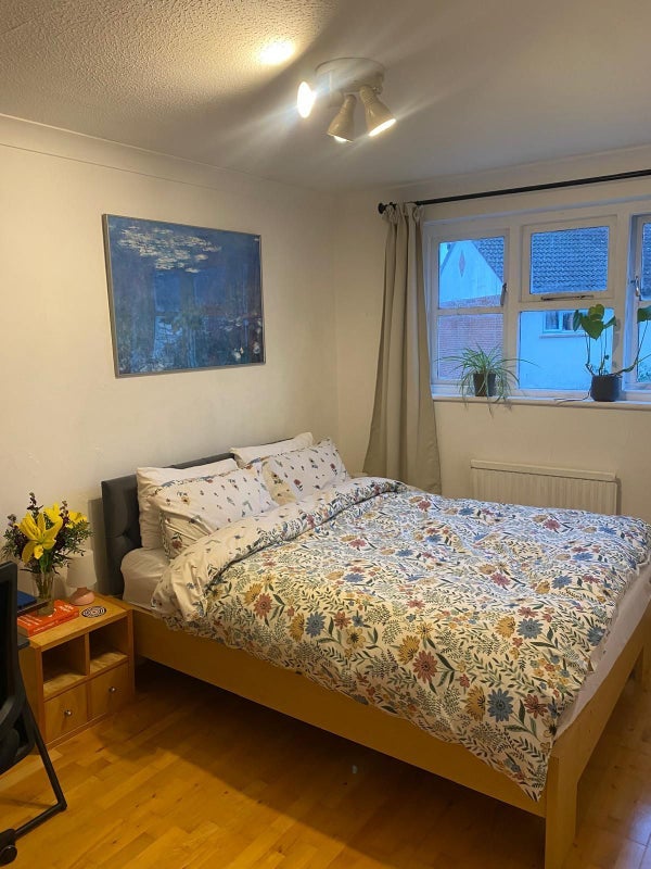 Room Delaford Road in Greater London