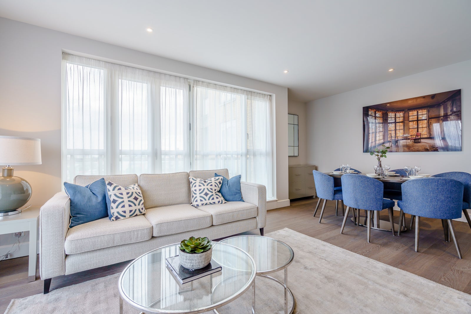 Flat Westferry Circus in Greater London