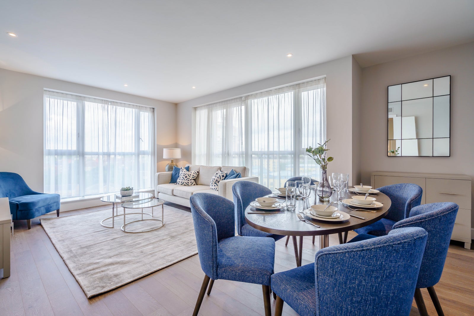 Flat Westferry Circus in Greater London