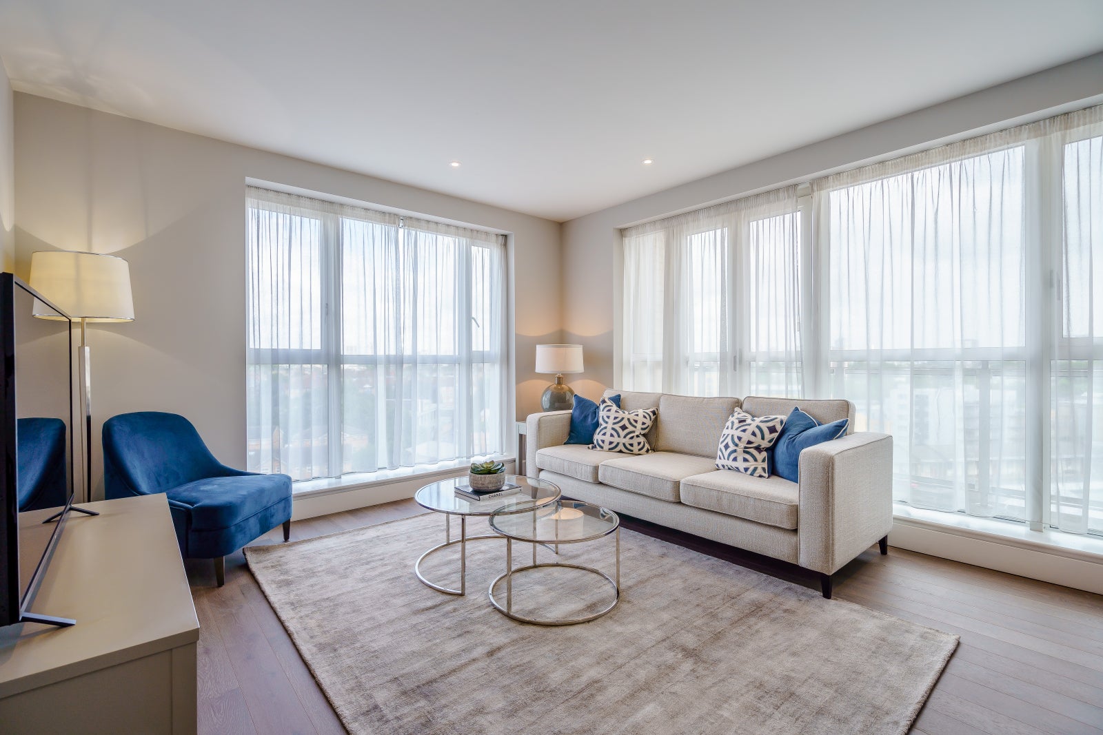 Flat Westferry Circus in Greater London