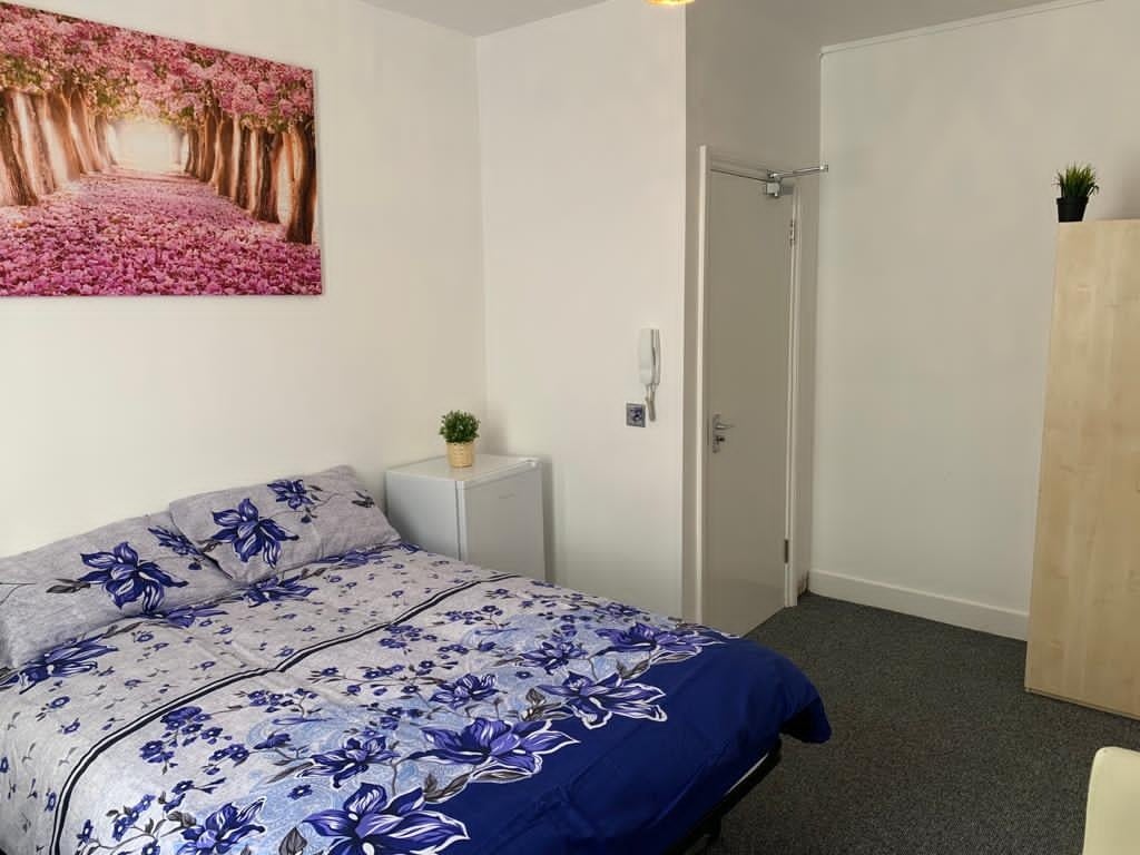 Room Colonels Walk in Greater London