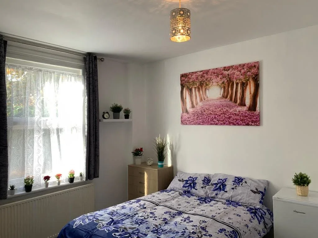 Room Colonels Walk in Greater London