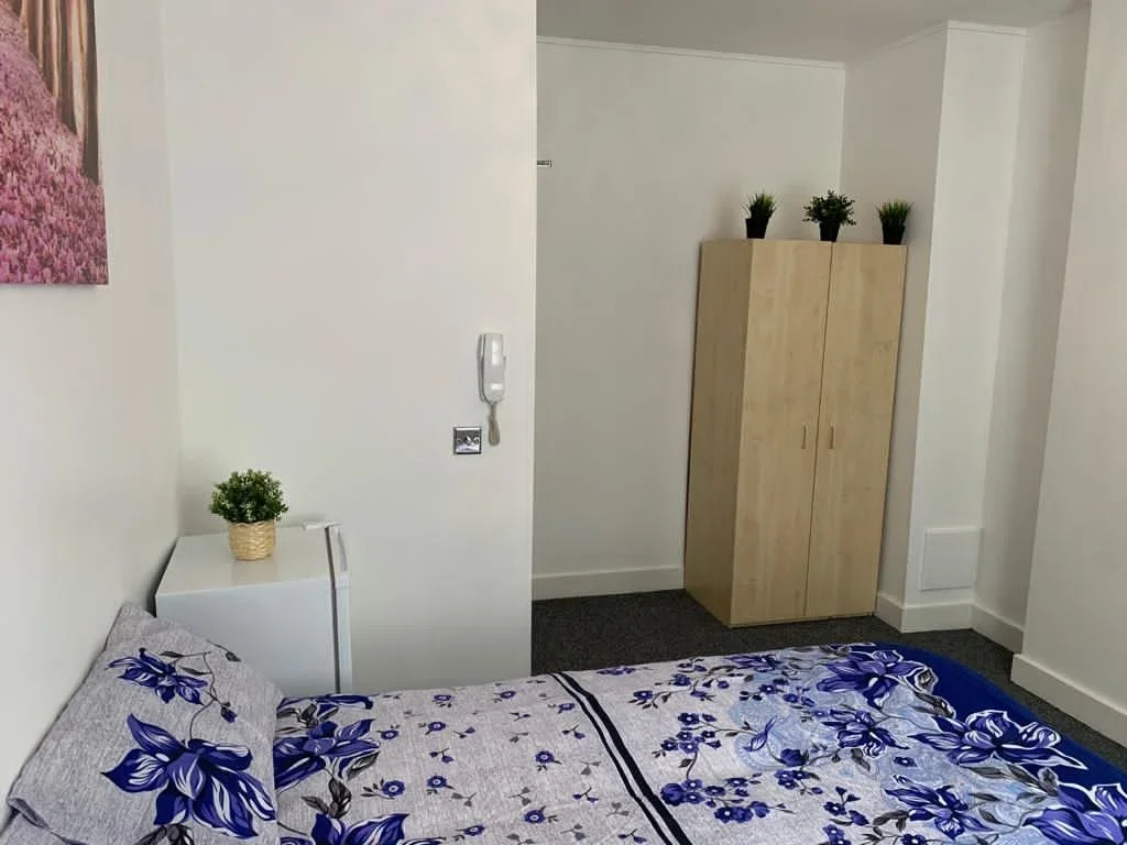 Room Colonels Walk in Greater London