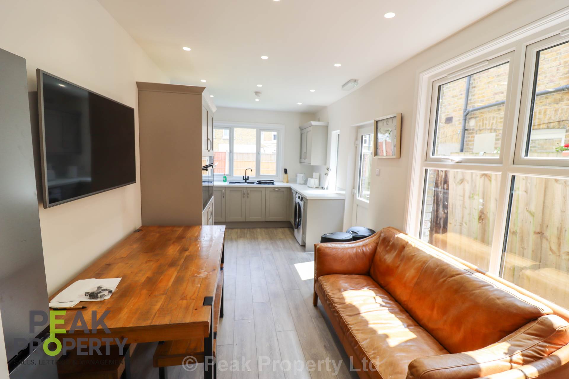 Room Ashburnham Road in Southend-on-Sea