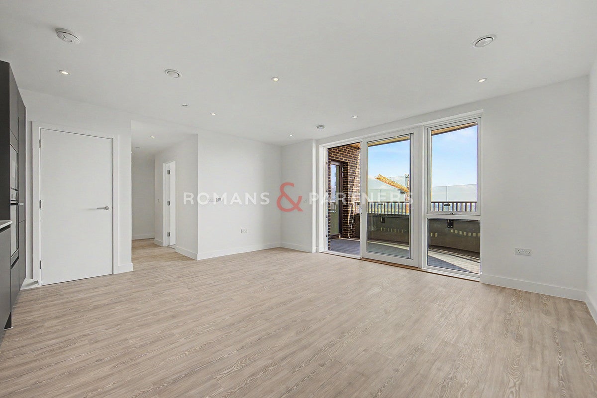 Flat Chequers Lane in Greater London