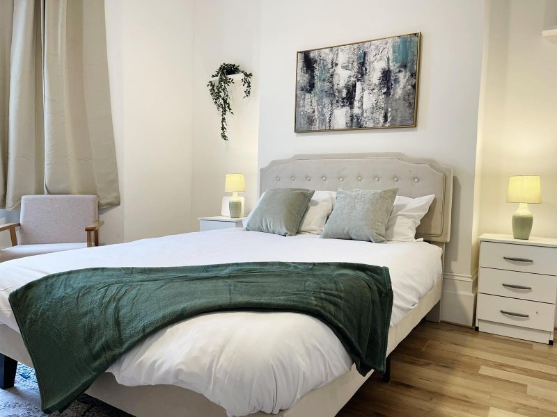 Room Agamemnon Road in Greater London