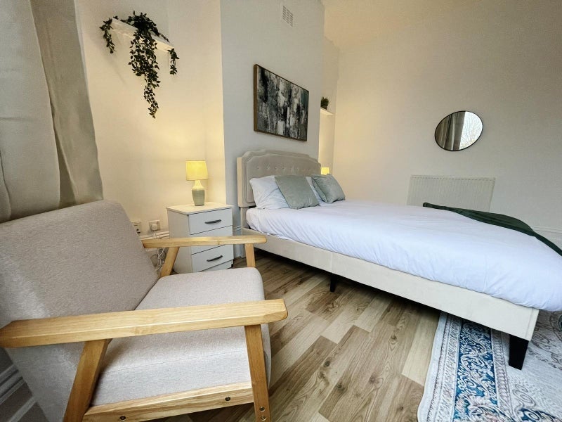 Room Agamemnon Road in Greater London