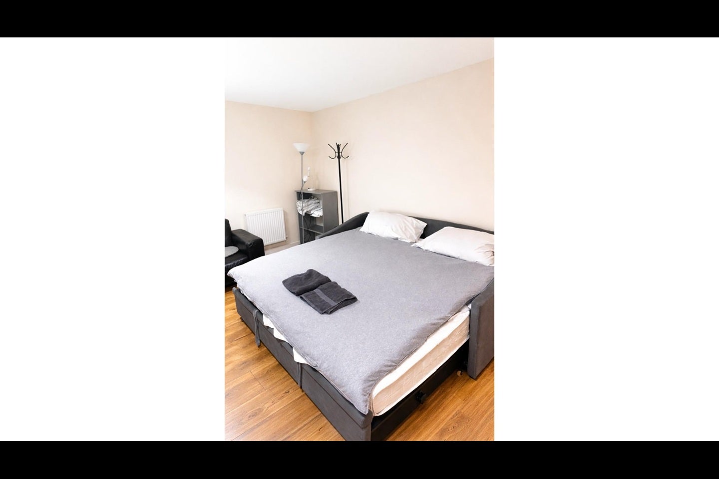 Room Barrier Point Road in Greater London