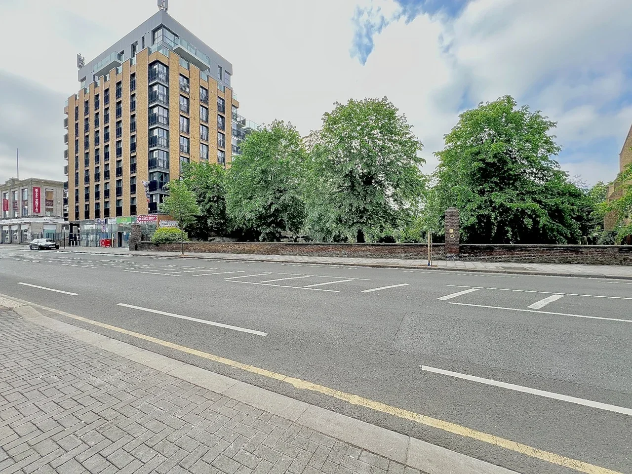 Flat High Road in Greater London