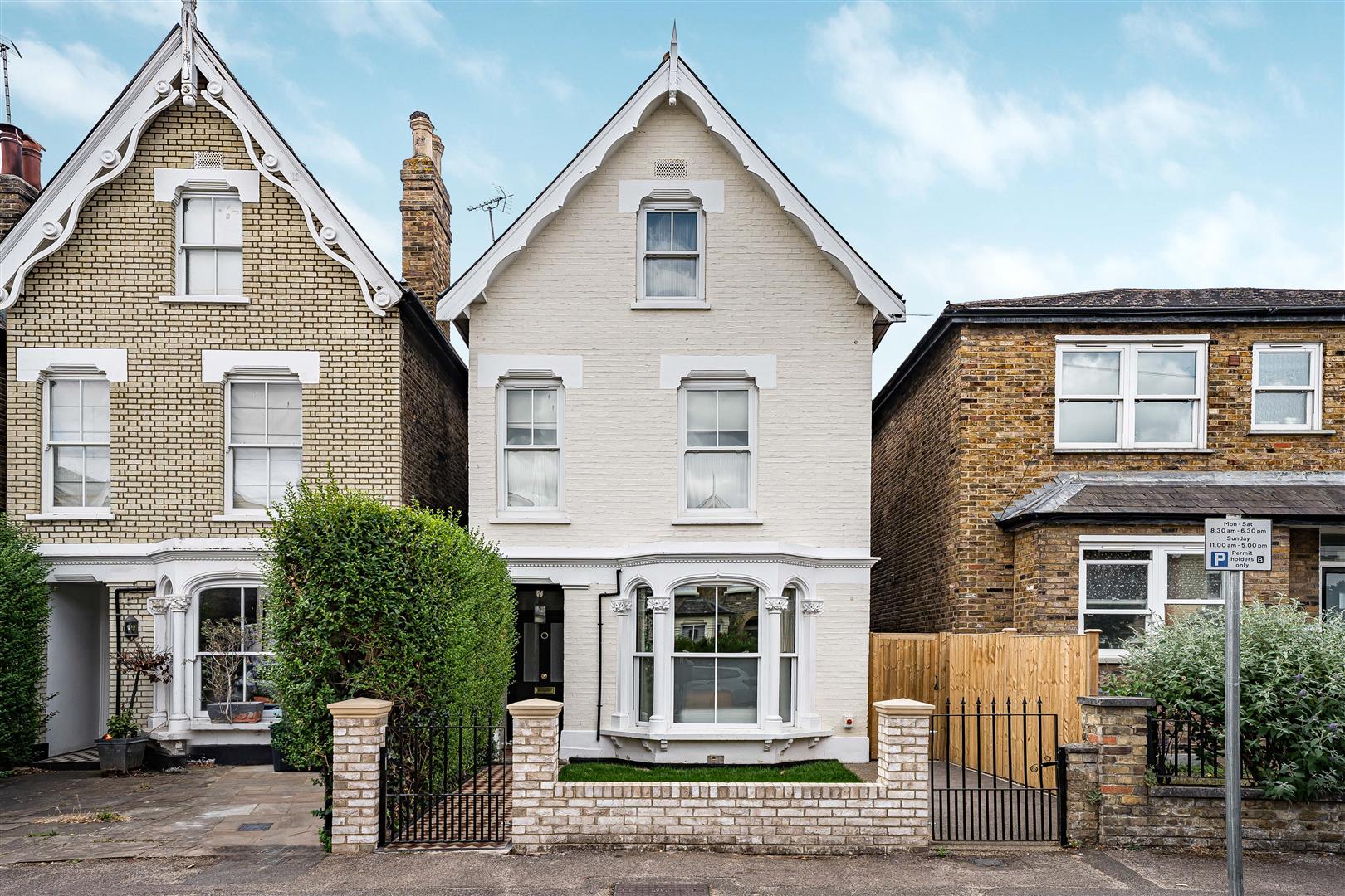 House Gibbon Road in Greater London