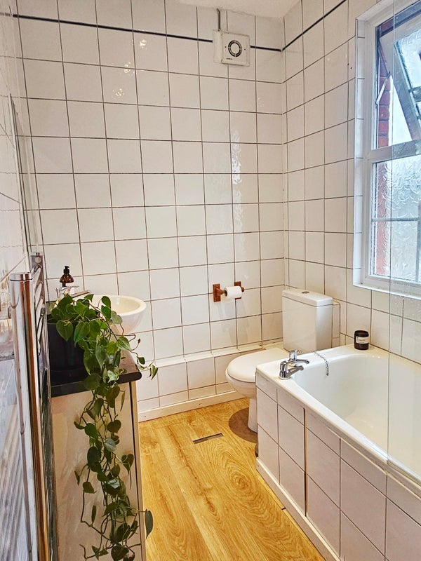 Room Coteford Street in Greater London