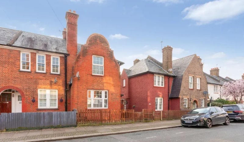 Room Coteford Street in Greater London