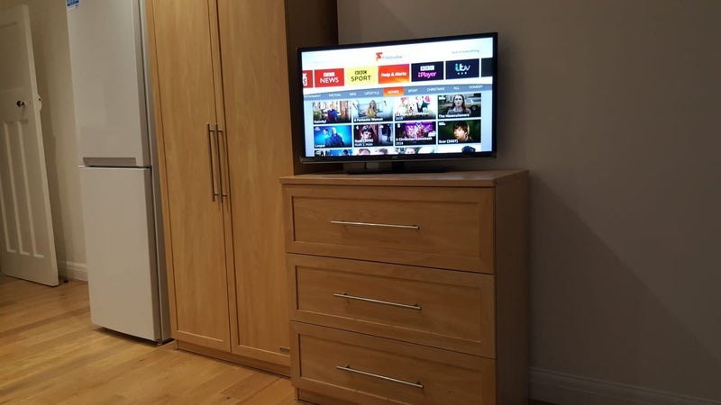 Room Upton Road in Slough