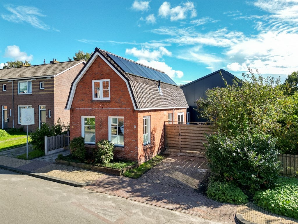Huis Hegewei 6 in Hemelum