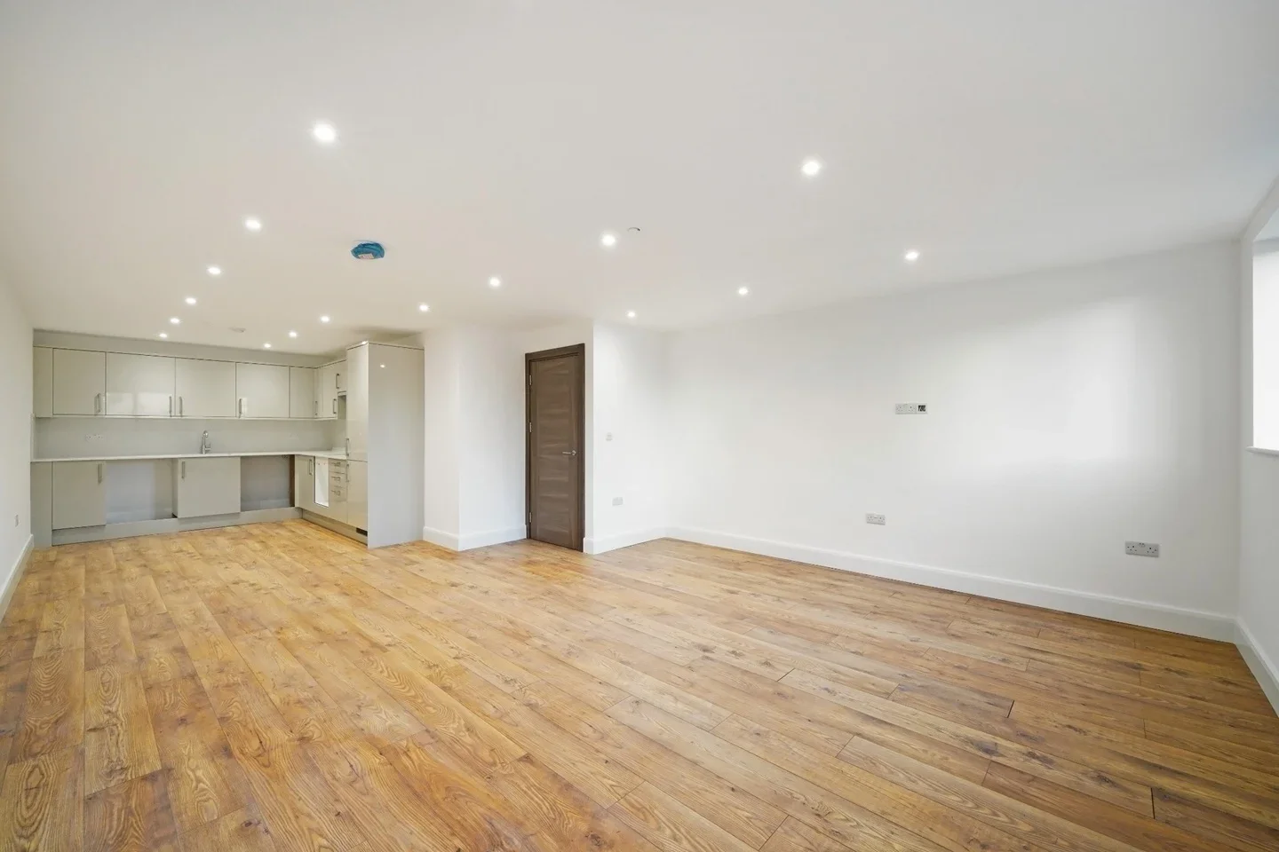 Flat Bushey Grove Road in Hertsmere