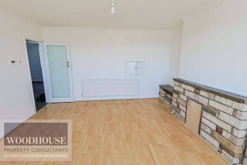 Flat Laburnum Close in Cheshunt