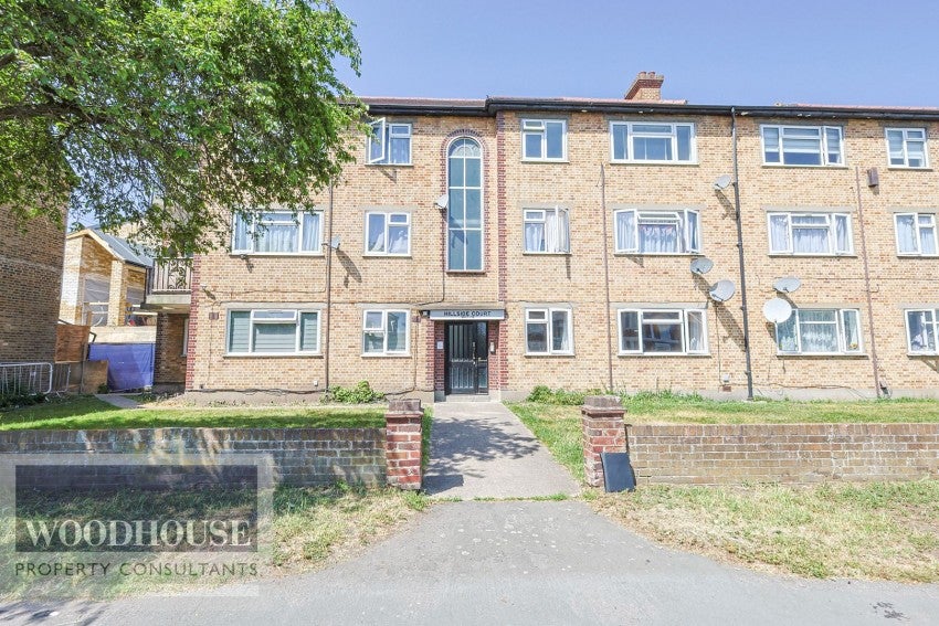 Flat Laburnum Close in Cheshunt