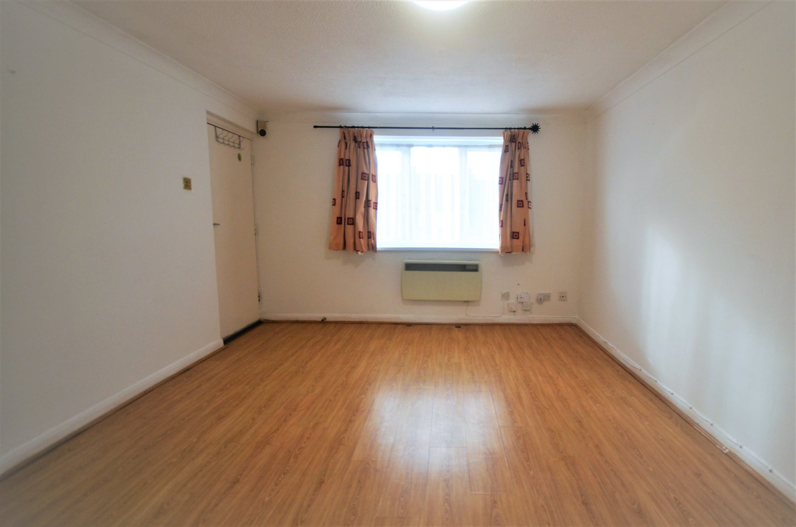Flat Buntingbridge Road in Greater London