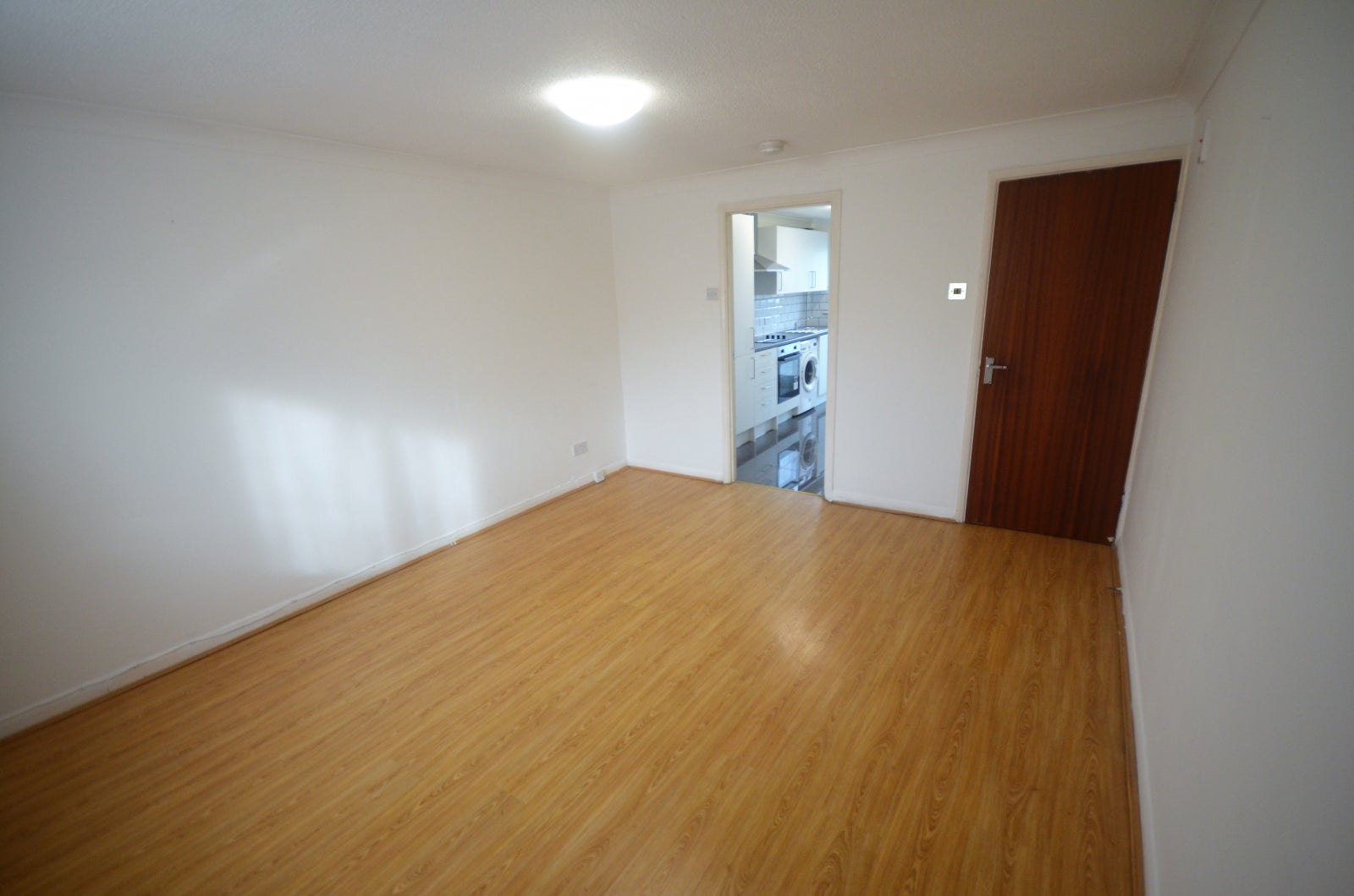 Flat Buntingbridge Road in Greater London