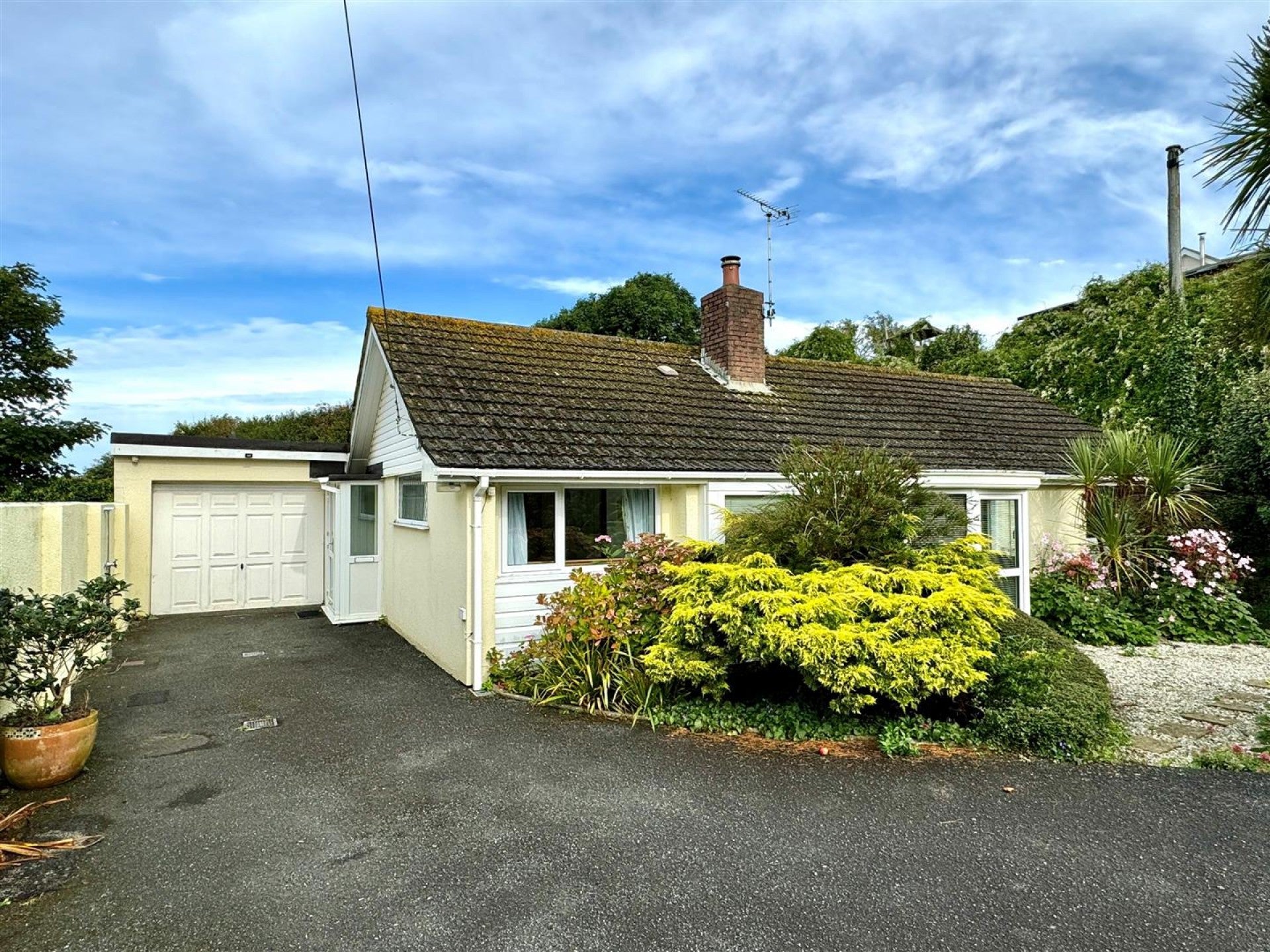 House Vosporth Hill in Crantock