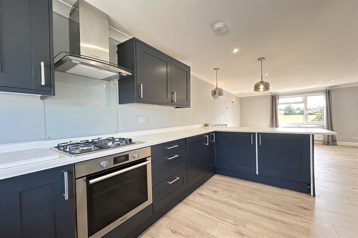 Flat Vidlers Farm in Basingstoke and Deane