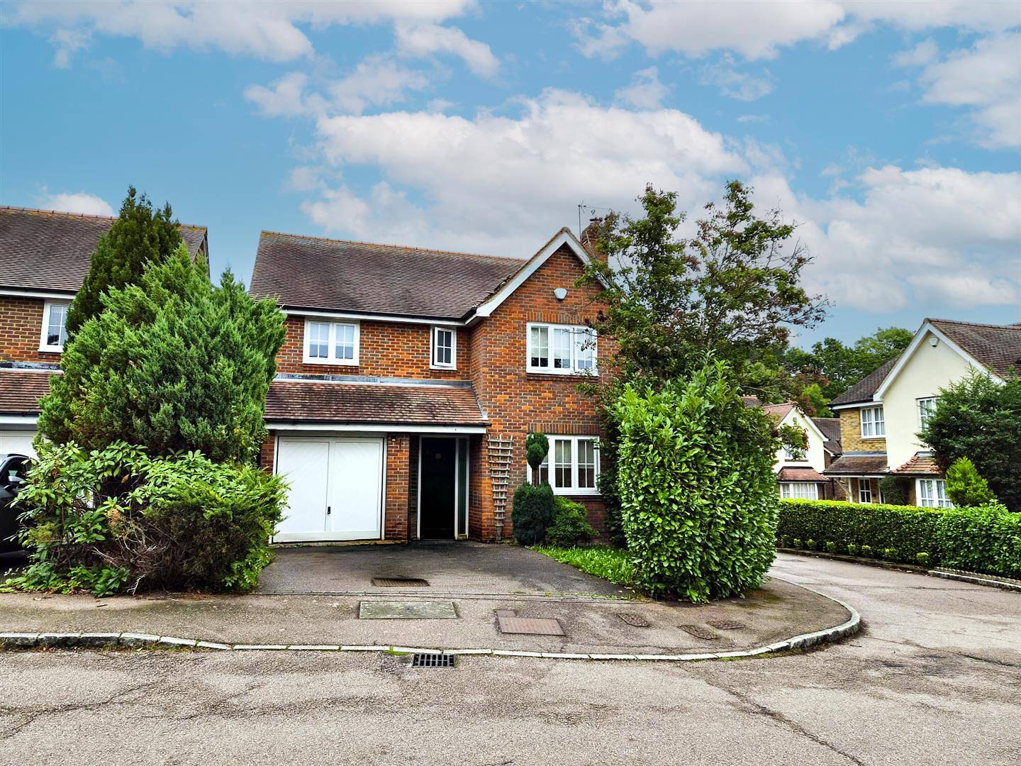 House Mulberry Gardens in Hertsmere