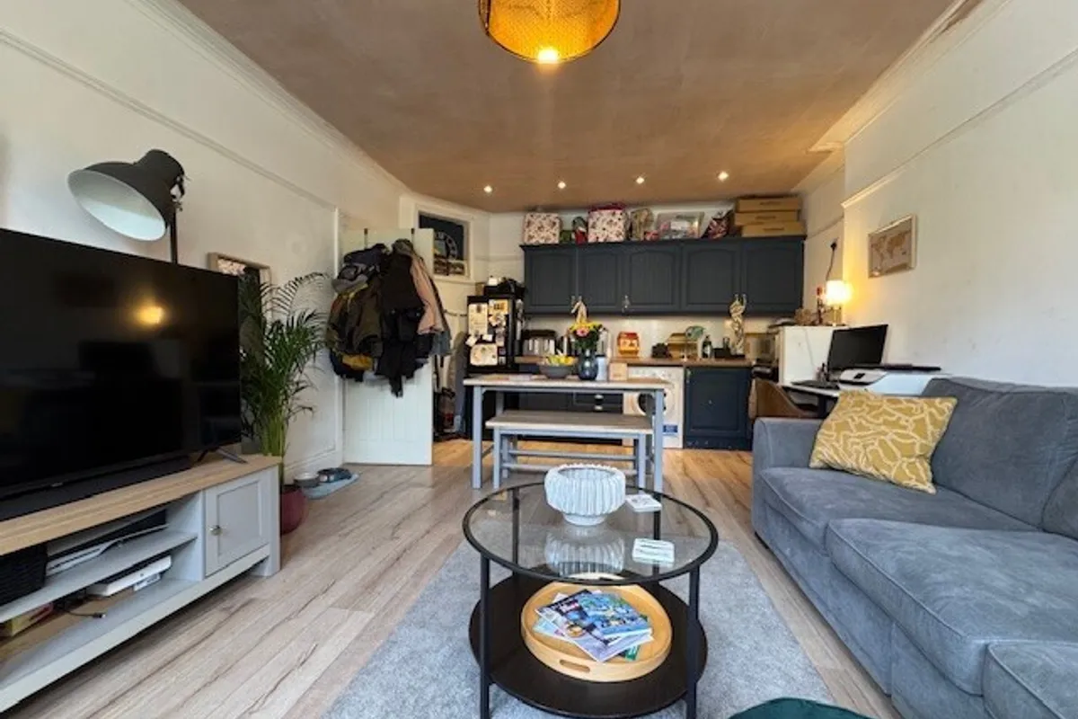 Flat Pembroke Road in Bristol